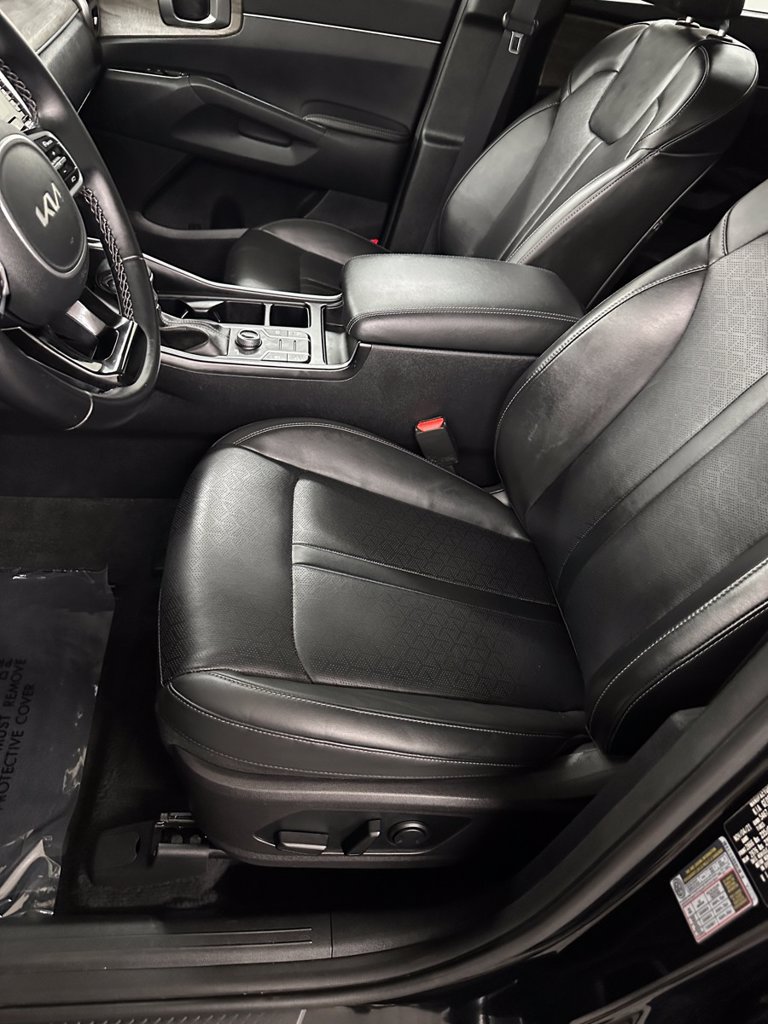 Used 2022 Kia Sorento S w/ Panoramic Sunroof Package AWD/4WD image 13