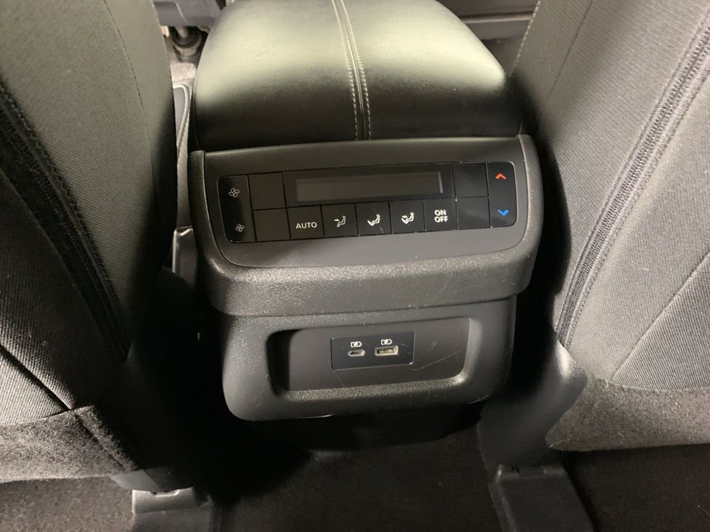 Used 2023 Nissan Pathfinder SV image 36