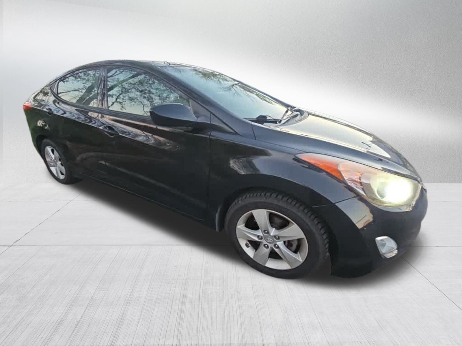 Used 2013 Hyundai Elantra GLS w/ Preferred Pkg FWD image 3