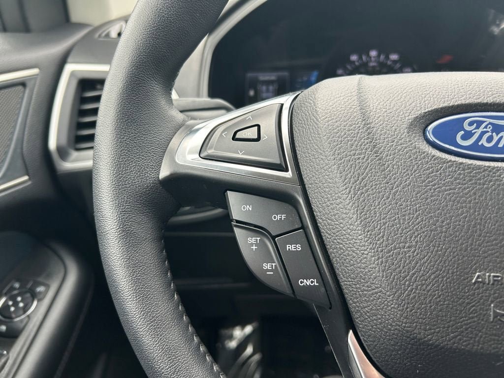 Used 2022 Ford Edge SEL w/ Sport Appearance Package AWD/4WD image 16