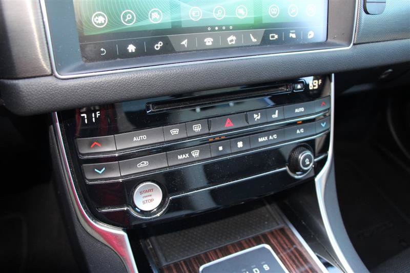 Used 2018 Jaguar XF S AWD/4WD image 45