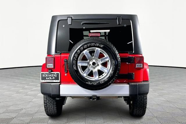 Used 2015 Jeep Wrangler Unlimited Sahara w/ Connectivity Group image 5