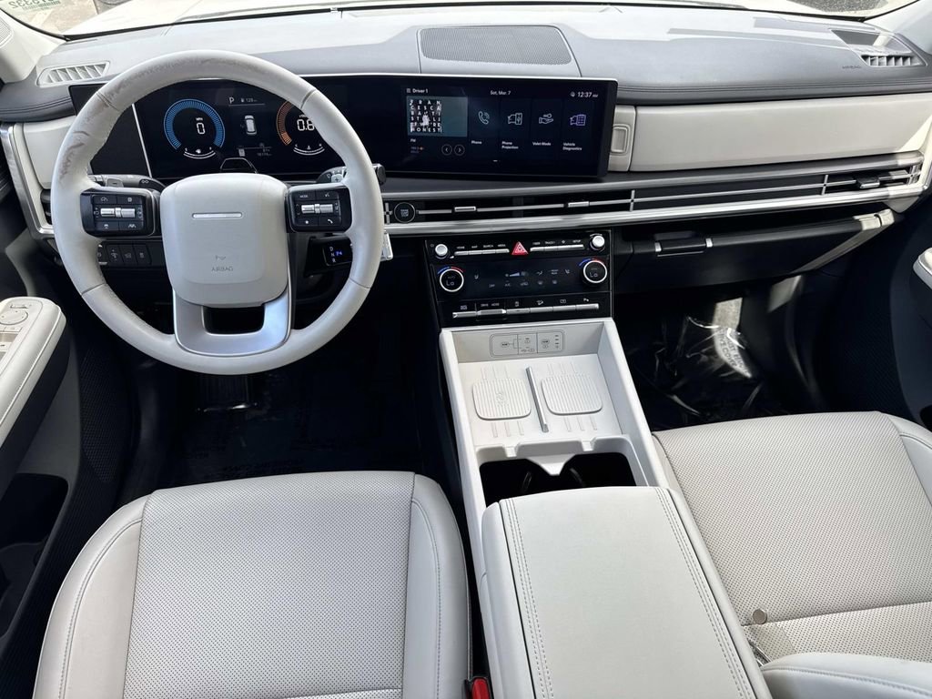 Used 2025 Hyundai Santa Fe SEL image 6