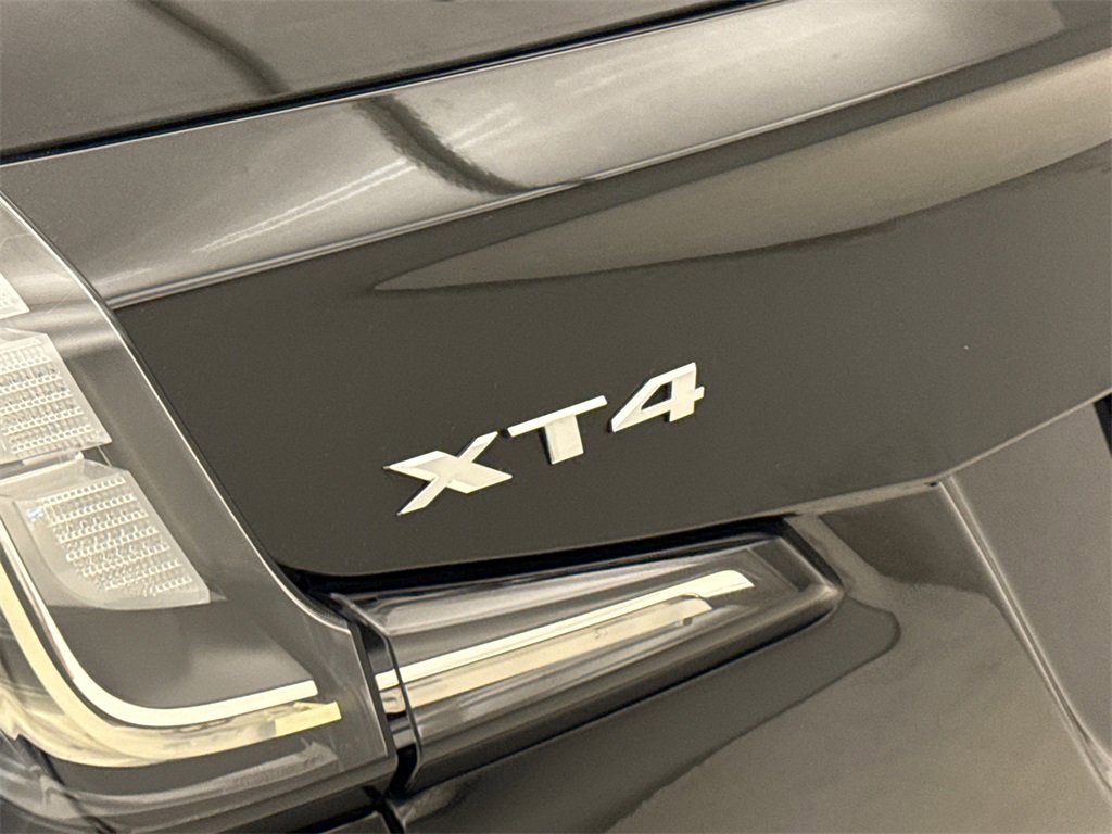 Used 2022 Cadillac XT4 Sport w/ Safety Alert Package image 9