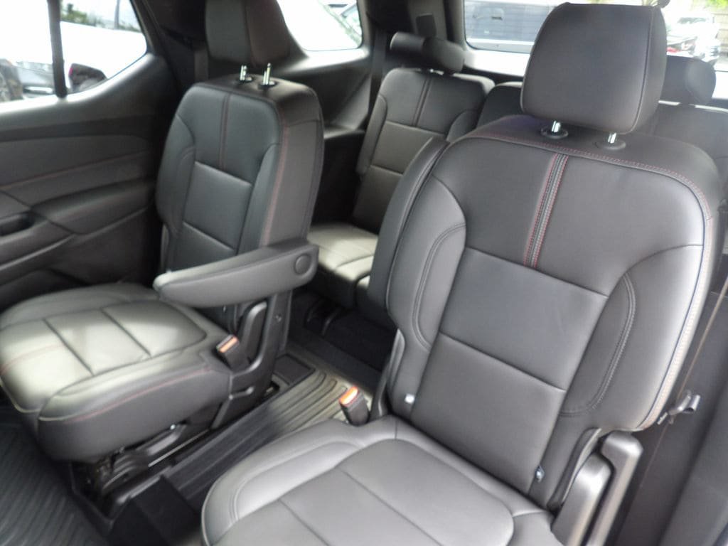 Used 2023 Chevrolet Traverse RS AWD/4WD image 23