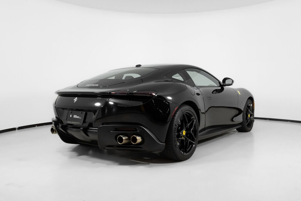 Used 2024 Ferrari Roma image 8