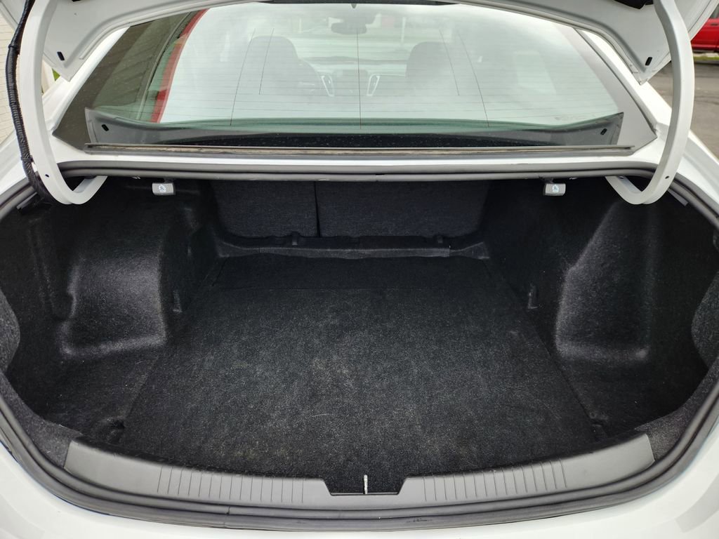 Used 2023 Chevrolet Malibu LT FWD image 13