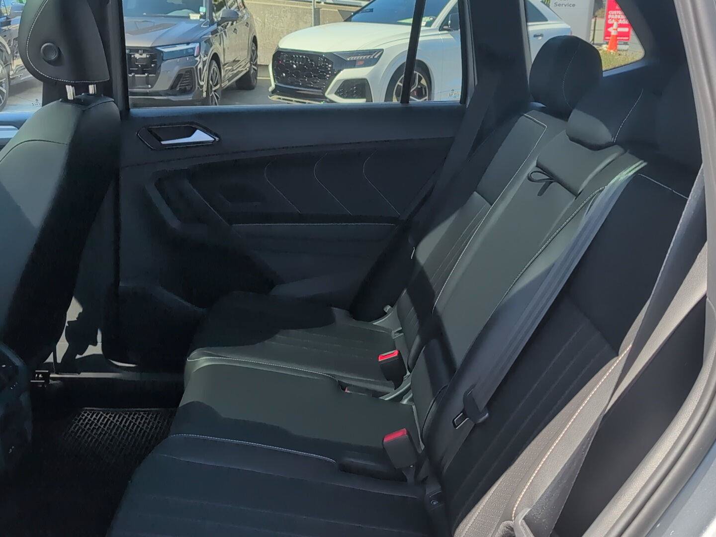 Used 2023 Volkswagen Tiguan SE R-Line AWD/4WD image 19