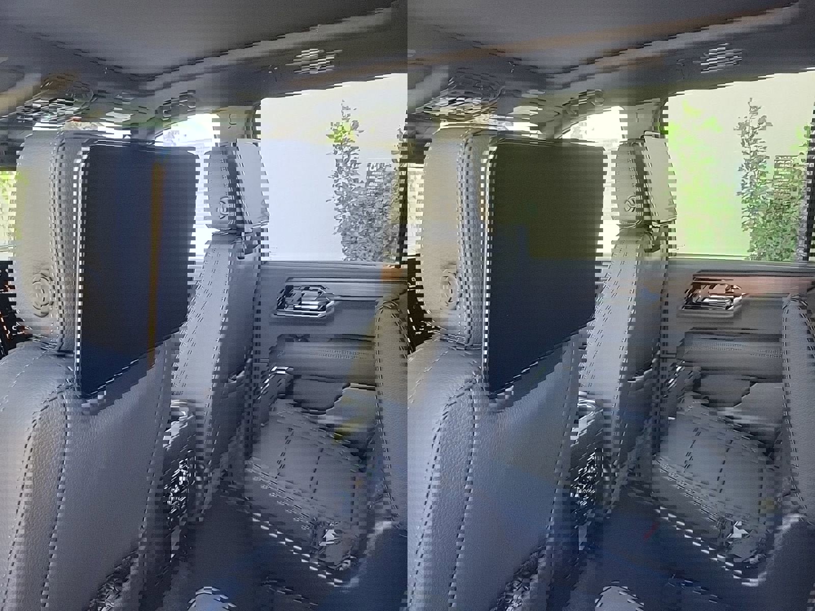 New 2026 GMC Yukon XL Denali image 12