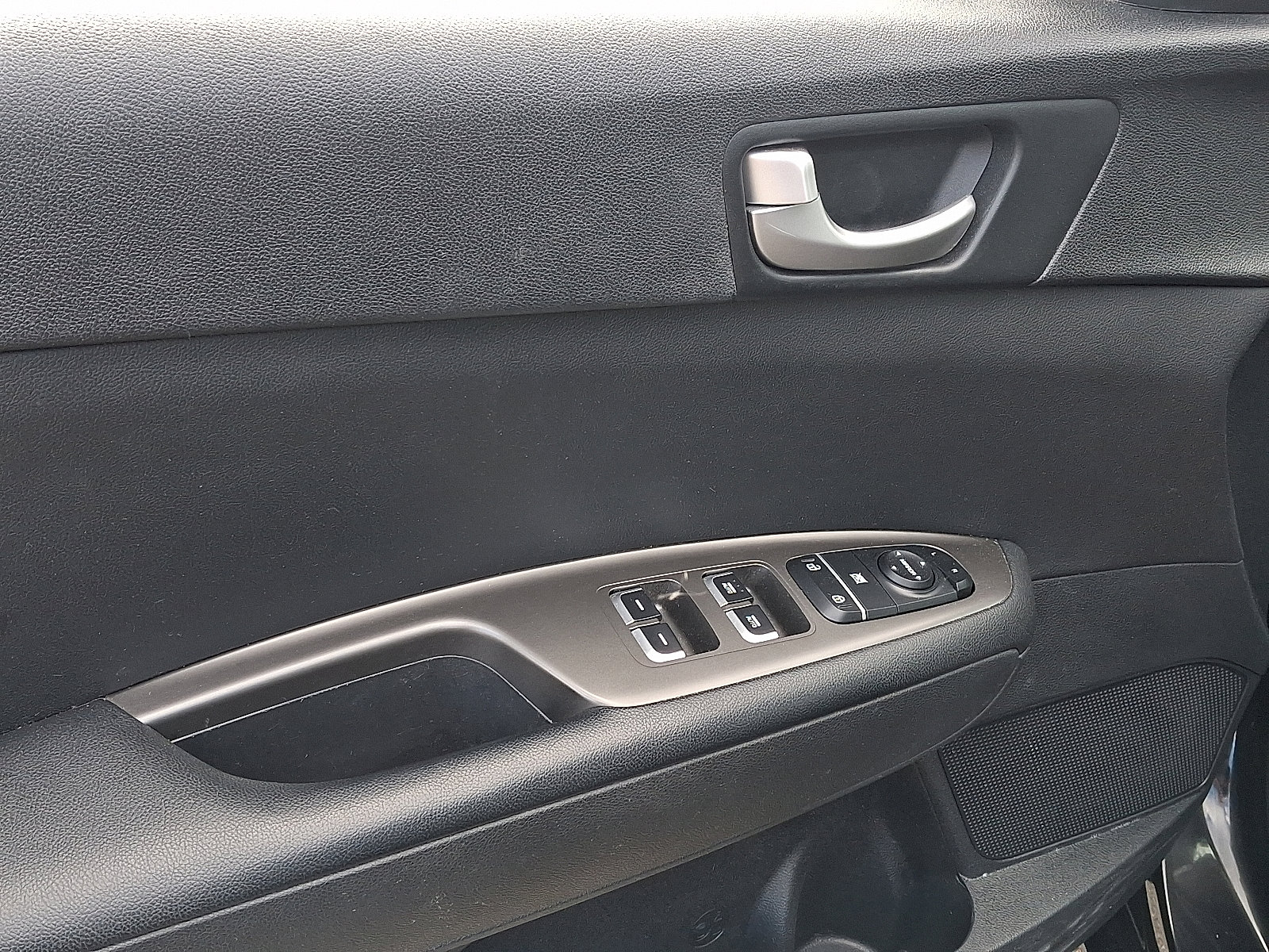 Used 2020 Kia Optima S image 12