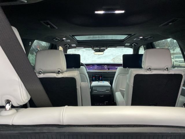 Used 2025 Cadillac Escalade Sport Platinum w/ LPO, Floor Liner Package image 32