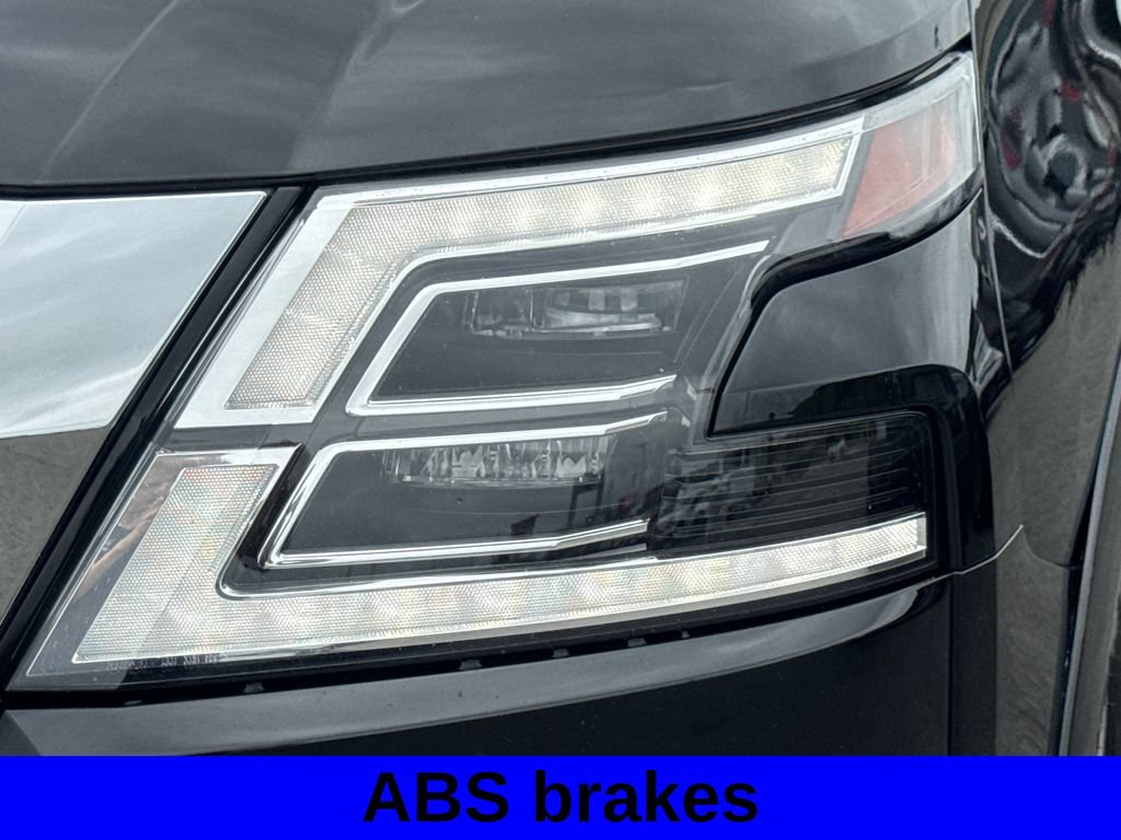 Used 2022 Nissan Armada SL w/ Captain's Chairs Package AWD/4WD image 16