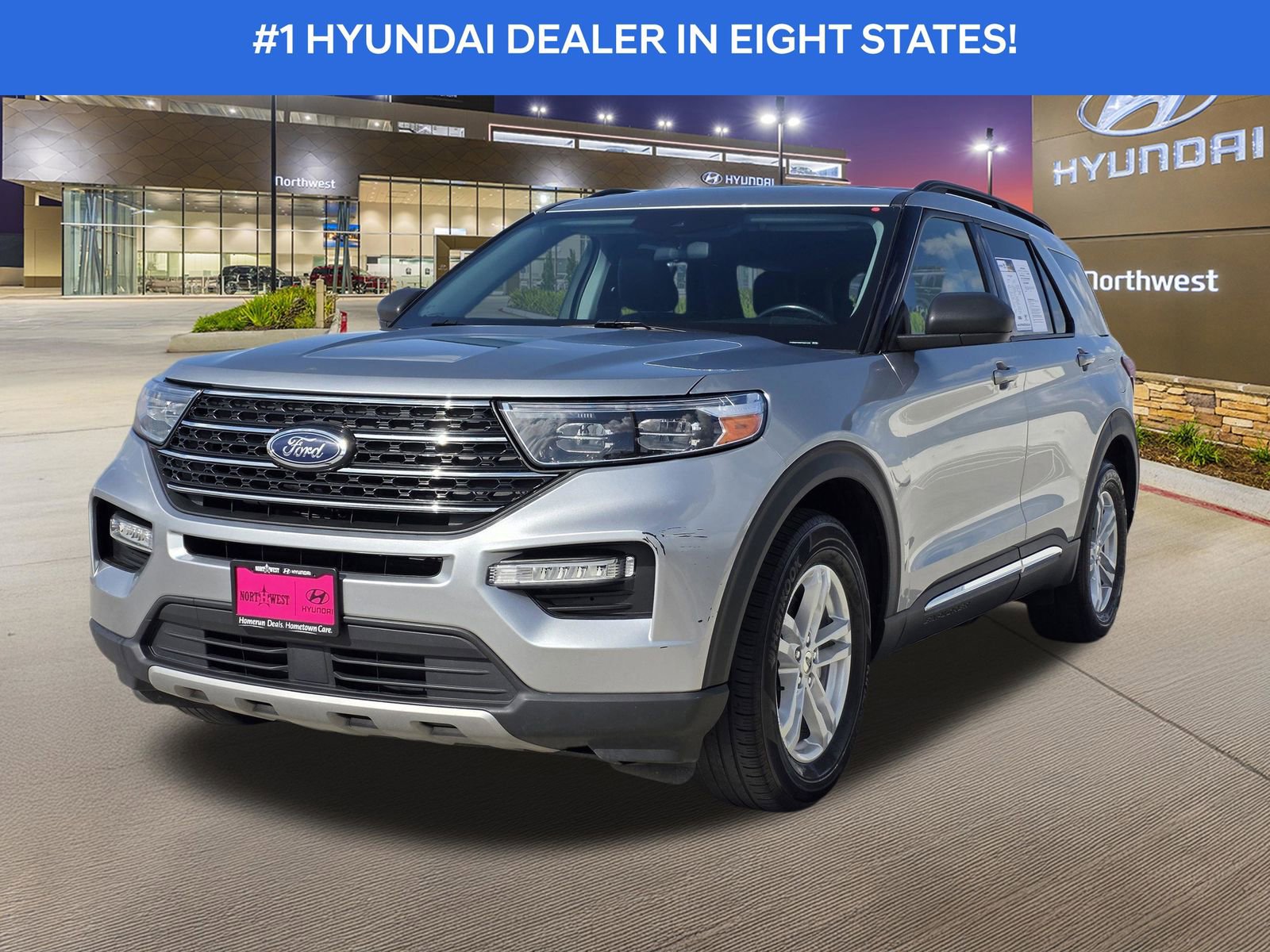 Used 2023 Ford Explorer XLT w/ Equipment Group 202A RWD image 2