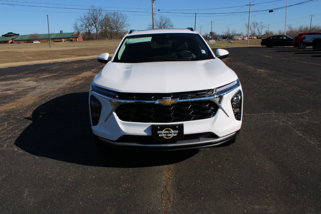 New 2026 Chevrolet Trax LT w/ Sunroof Package image 3