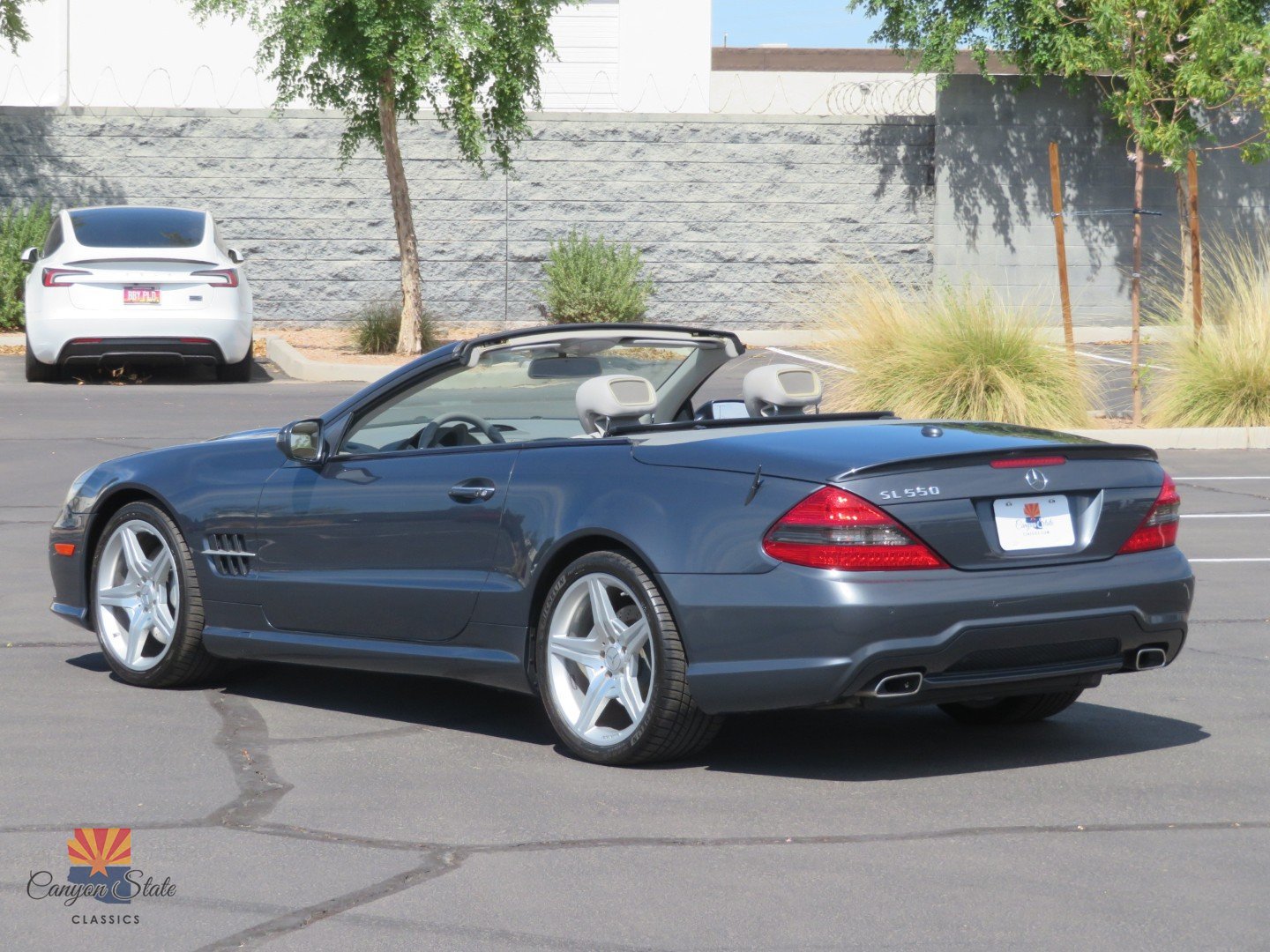 Used 2009 Mercedes-Benz SL 550 w/ Premium I Pkg image 11
