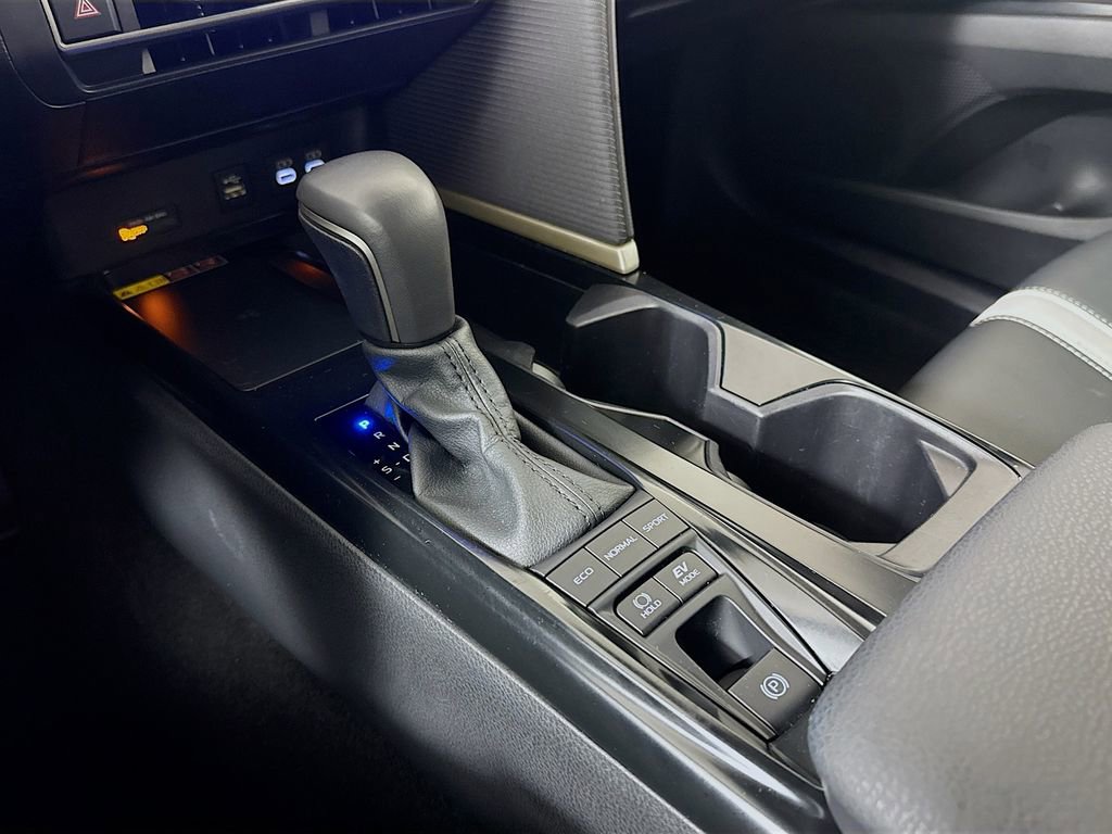 Used 2025 Toyota Camry SE image 18
