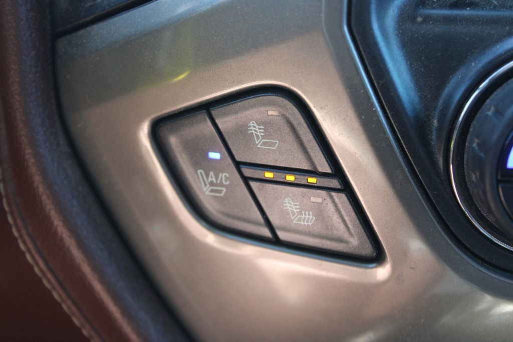 Used 2015 Chevrolet Silverado 2500 High Country w/ High Country Premium Package AWD/4WD image 29