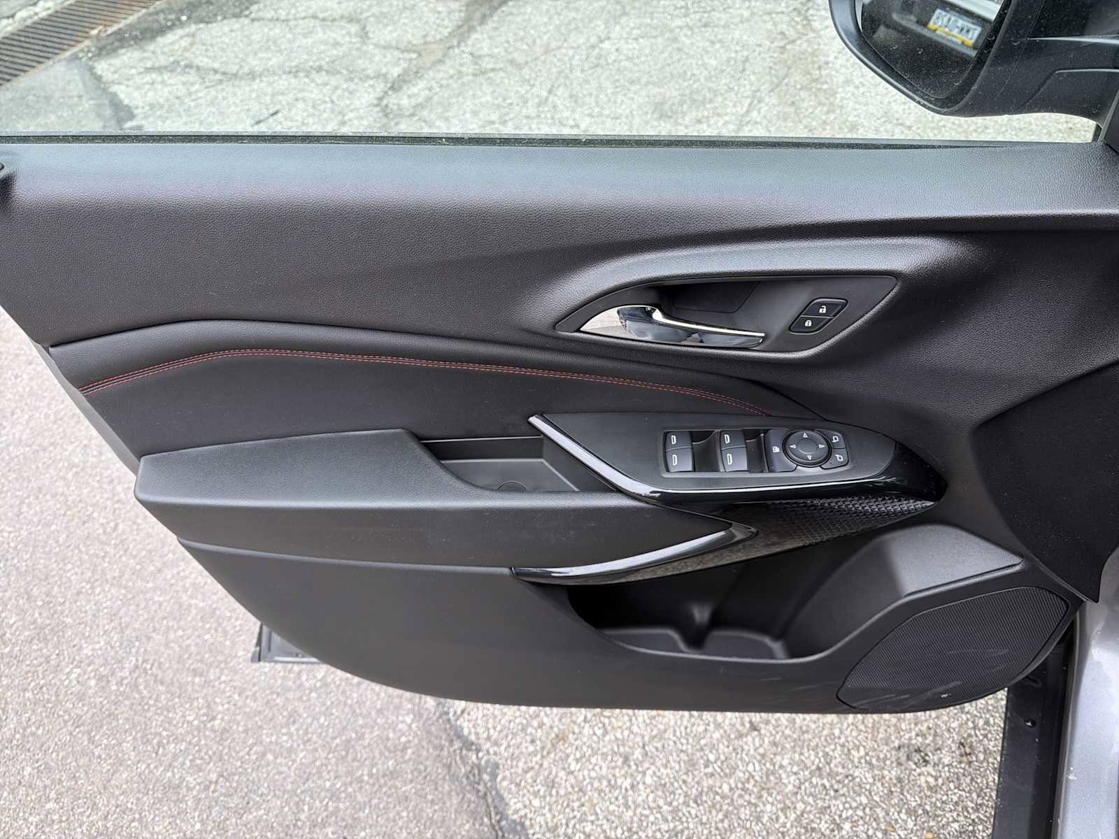 Certified 2025 Chevrolet Trax RS w/ Driver Confidence Package image 20