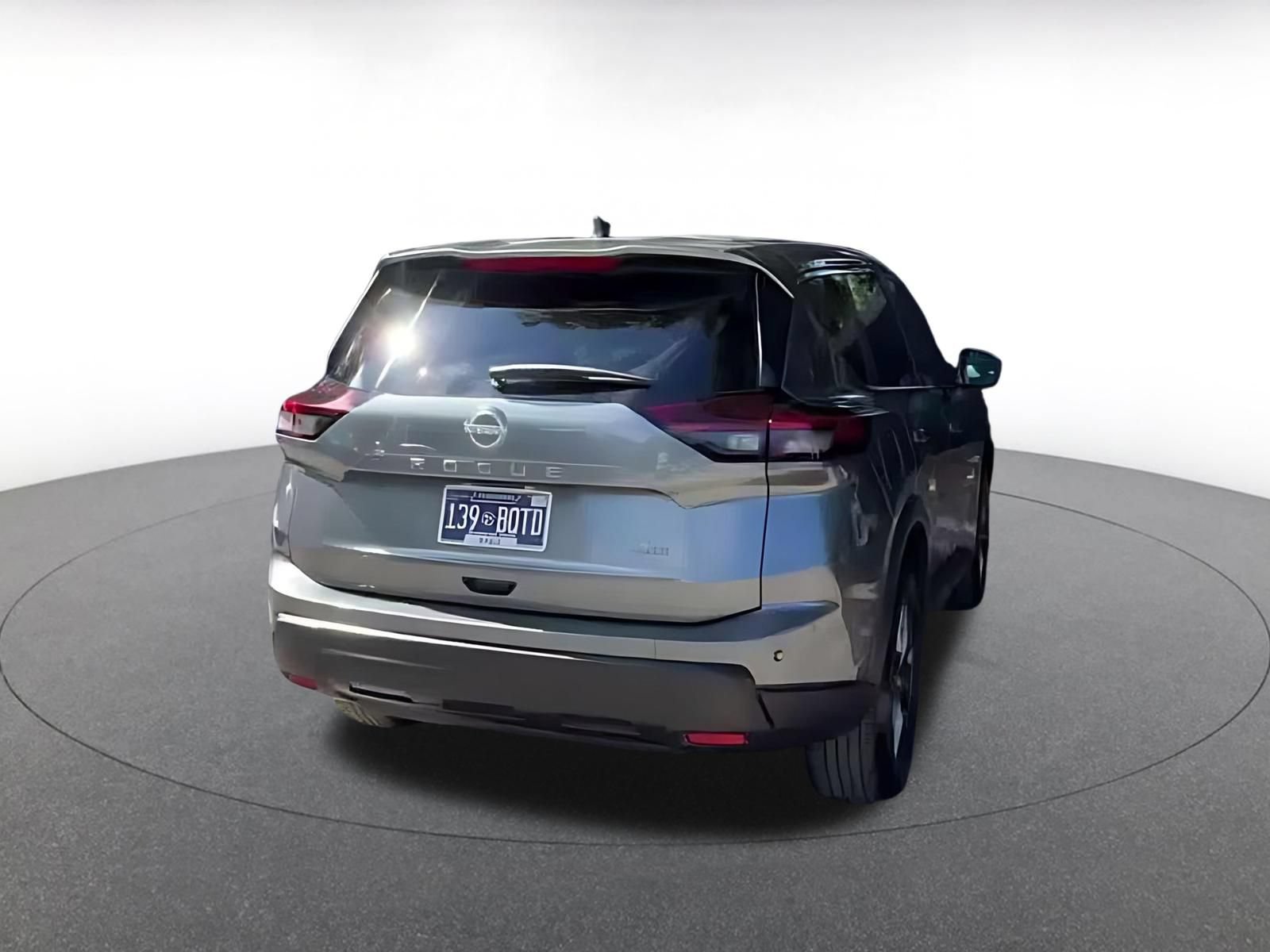 Used 2026 Nissan Rogue SV AWD/4WD image 14
