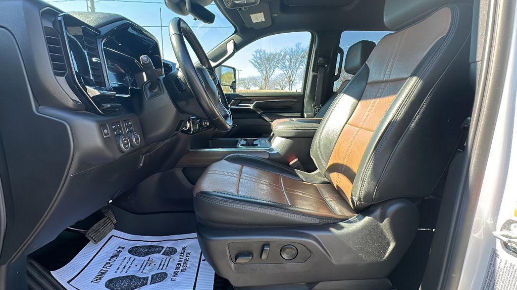 Used 2024 Chevrolet Silverado 2500 High Country w/ High Country Premium Package image 10