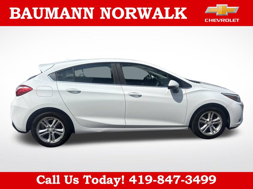 Used 2017 Chevrolet Cruze LT FWD image 4