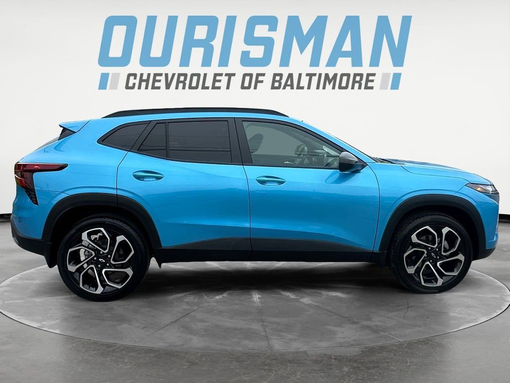 Certified 2025 Chevrolet Trax RS w/ Sunroof Package FWD image 7