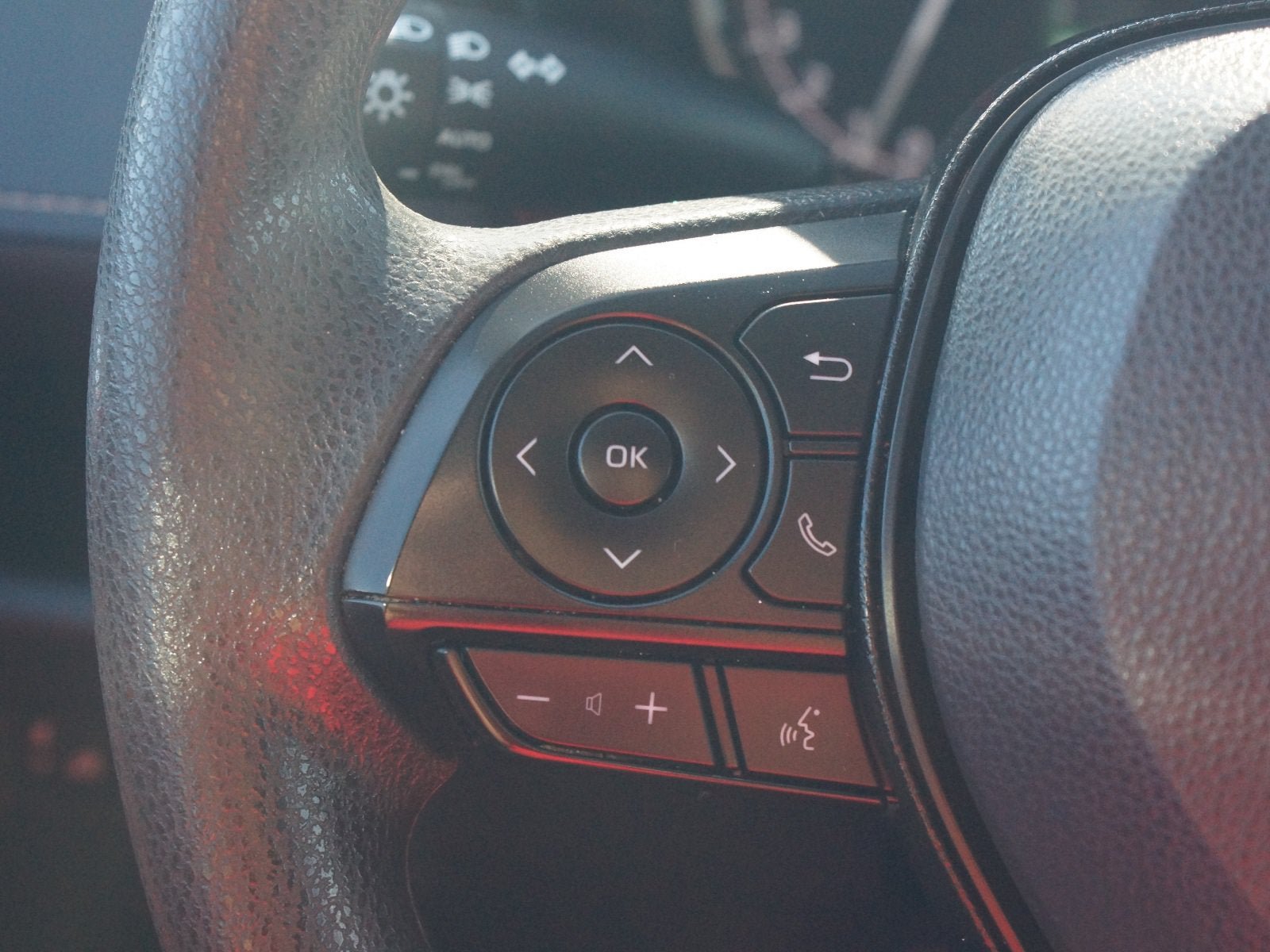 Used 2025 Toyota RAV4 XLE AWD/4WD image 8