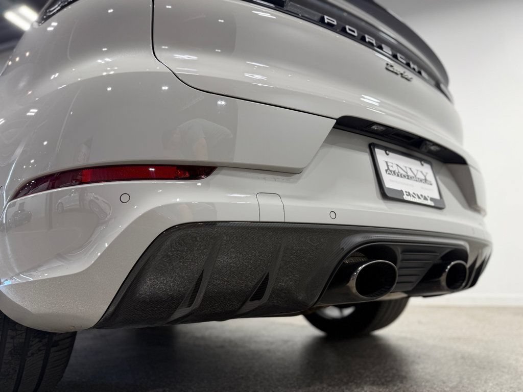 Used 2025 Porsche Cayenne Turbo AWD/4WD image 29