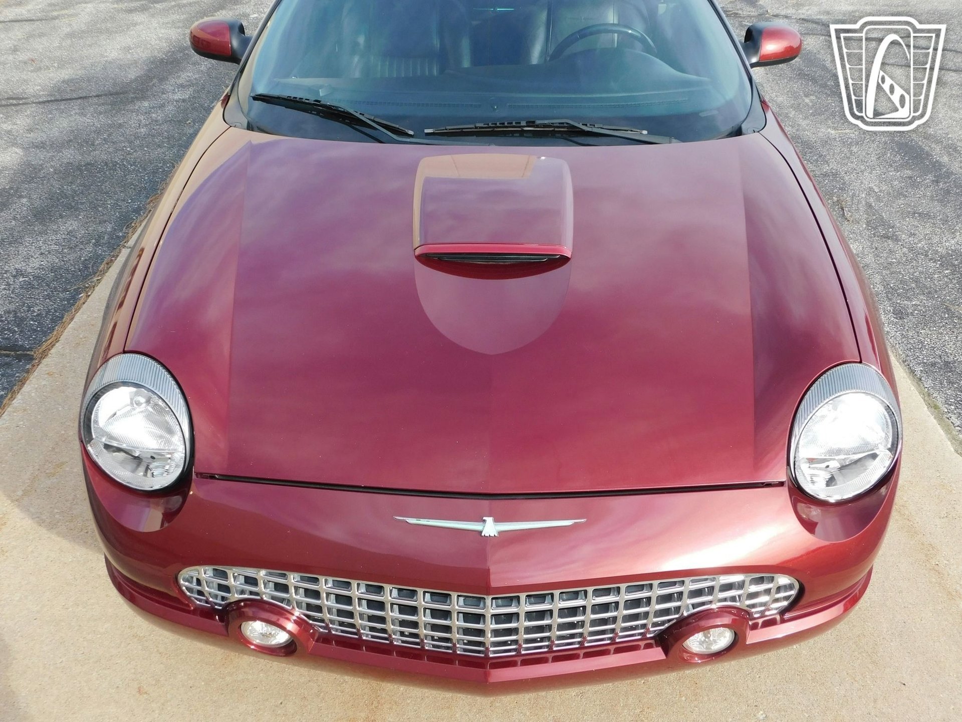 Used 2004 Ford Thunderbird image 25