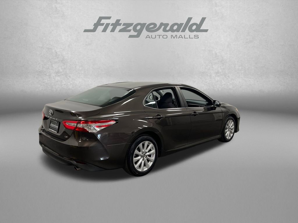 Used 2018 Toyota Camry LE image 7