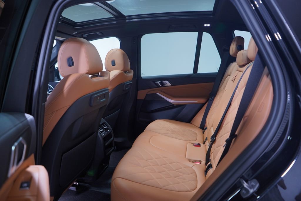 Used 2023 BMW X5 sDrive40i w/ M Sport Package image 9