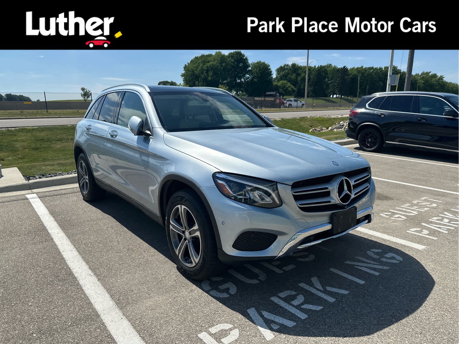 Used 2017 Mercedes-Benz GLC 300 4MATIC image 1