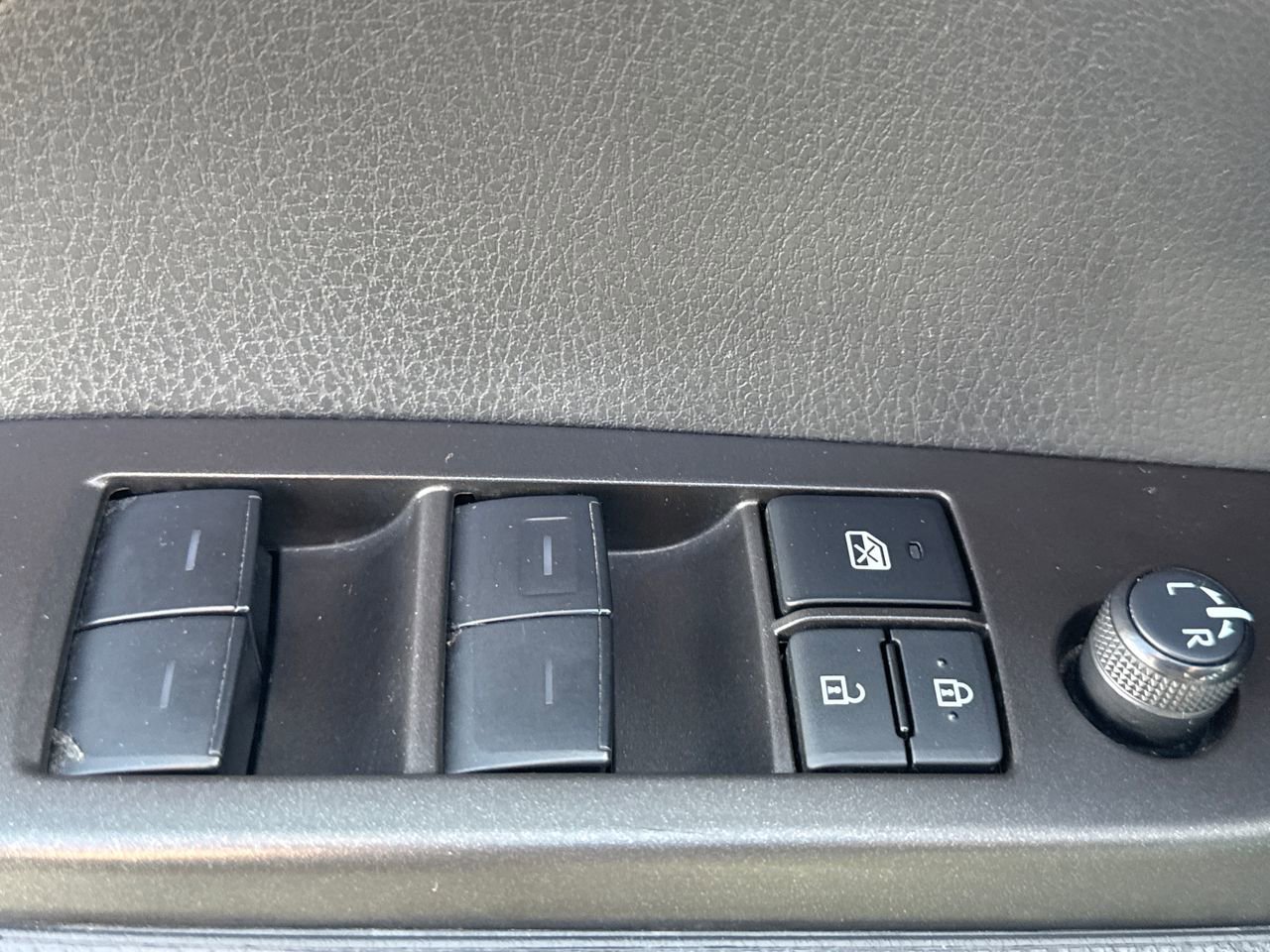 Used 2024 Toyota Camry SE image 15