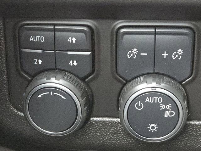 Used 2021 Chevrolet Tahoe Premier w/ Premium Package image 14