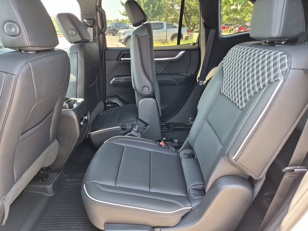 New 2027 GMC Acadia Denali w/ LPO, Floor Liner Package FWD image 34