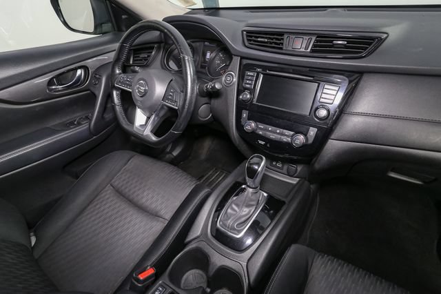 Used 2020 Nissan Rogue SV AWD/4WD image 18