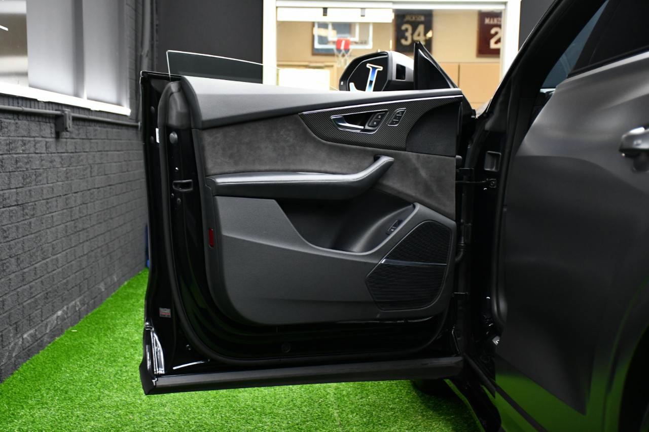 Used 2021 Audi RS Q8 w/ Black Optic Package image 22