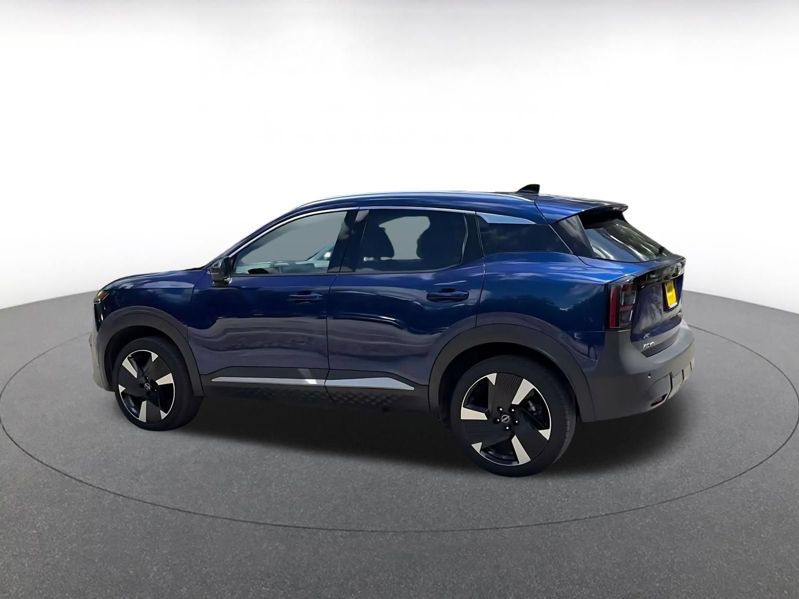 Used 2026 Nissan Kicks SR FWD image 9