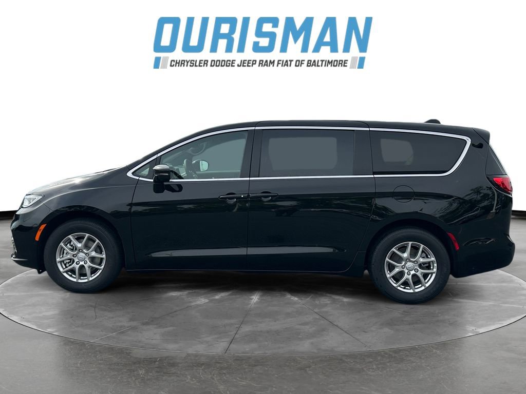 New 2026 Chrysler Pacifica Limited FWD image 3