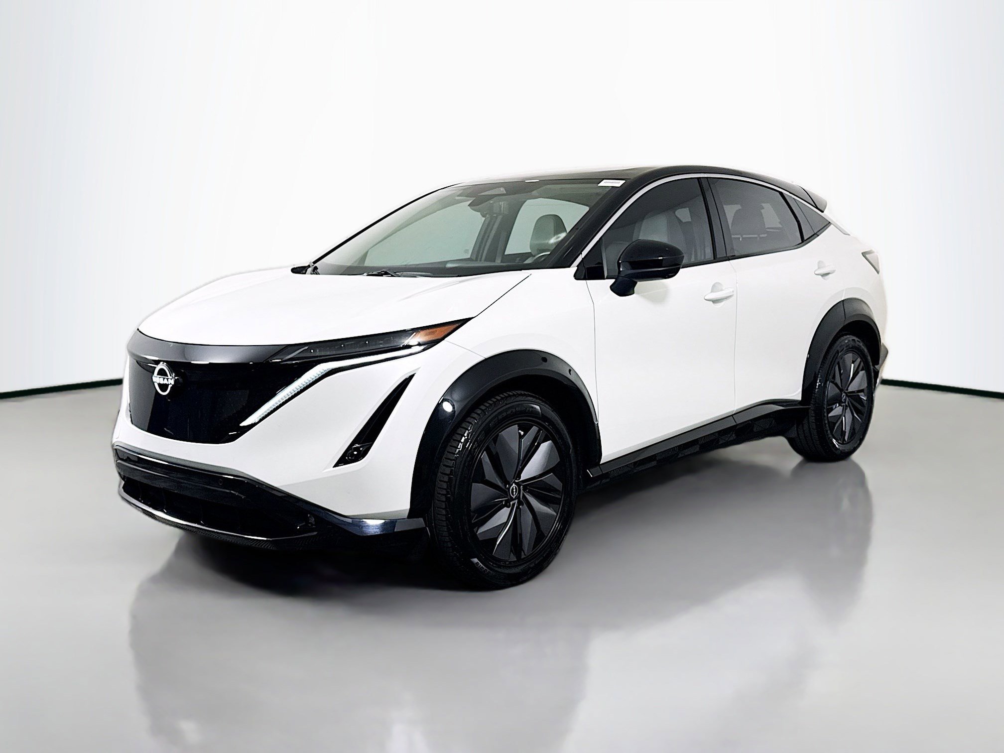 Used 2023 Nissan Ariya FWD image 18