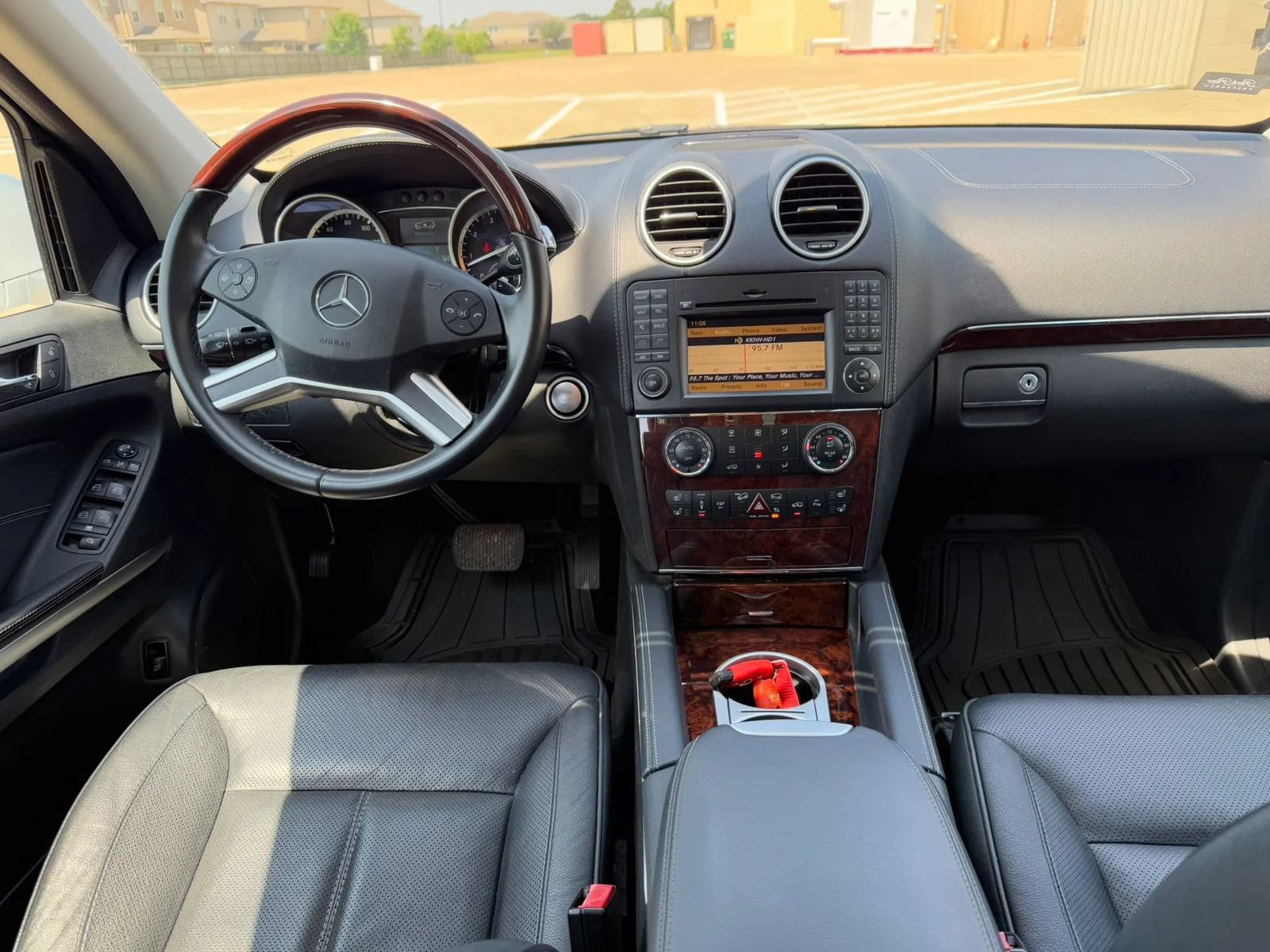 Used 2011 Mercedes-Benz GL 550 4MATIC image 11