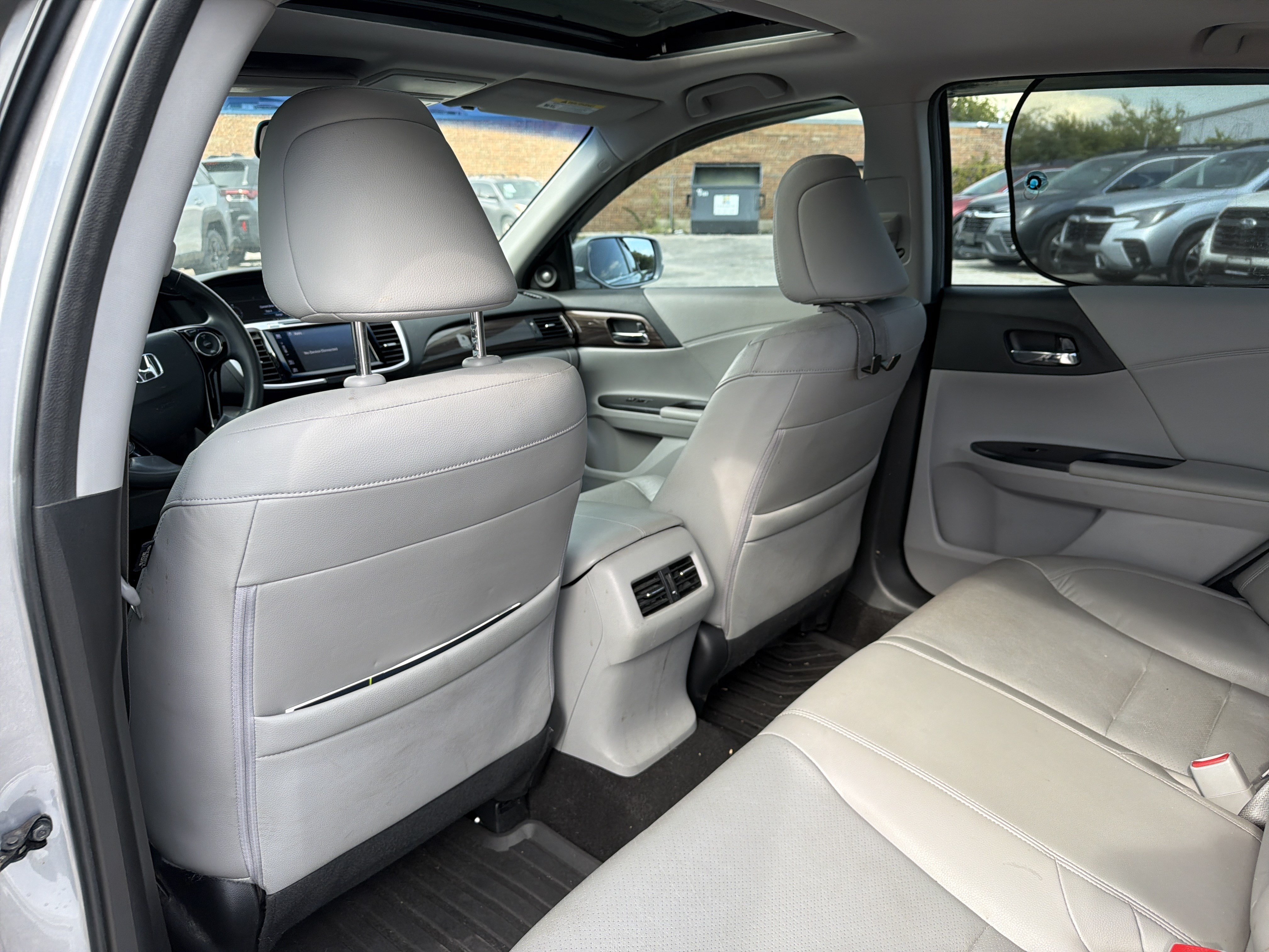 Used 2017 Honda Accord EX-L image 25