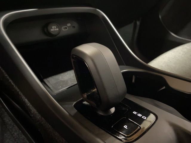 Used 2025 Volvo XC40 B5 Core AWD/4WD image 59