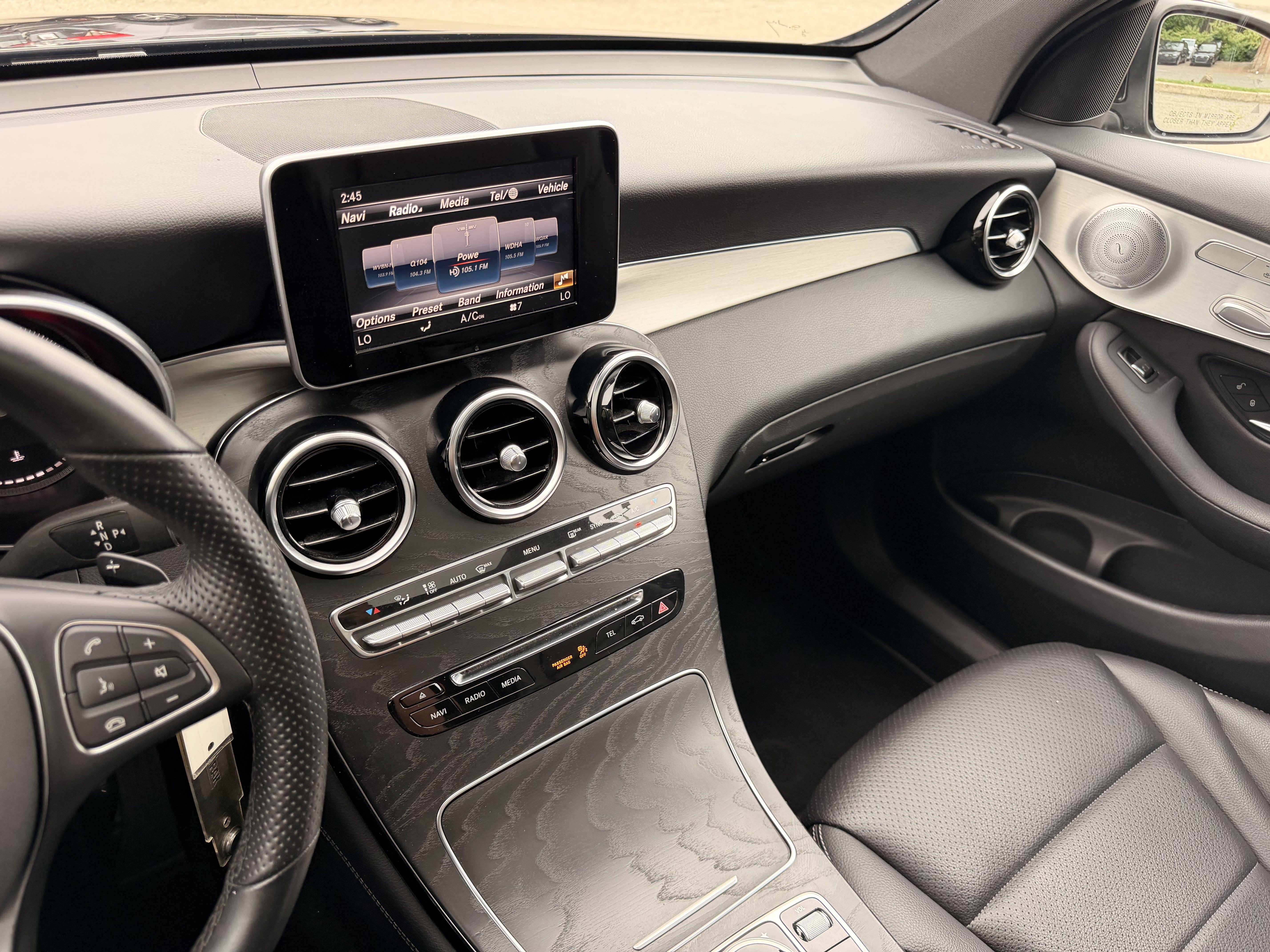 Used 2019 Mercedes-Benz GLC 300 4MATIC image 18