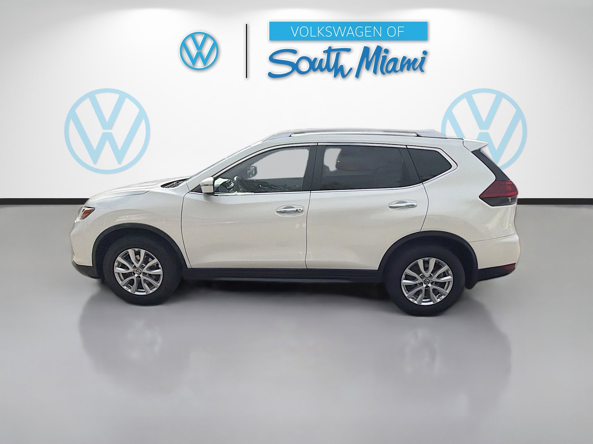 Used 2020 Nissan Rogue SV FWD image 4
