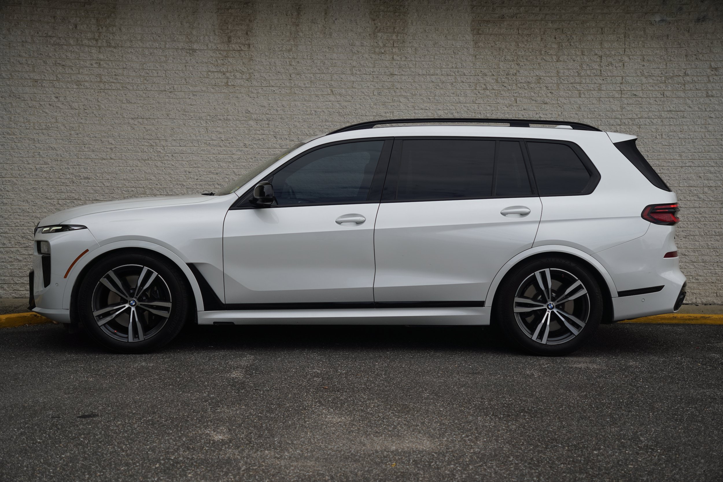 Used 2024 BMW X7 M60i w/ Executive Package AWD/4WD image 4