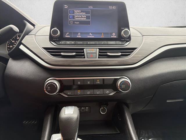 Used 2024 Nissan Altima 2.5 SV FWD image 18