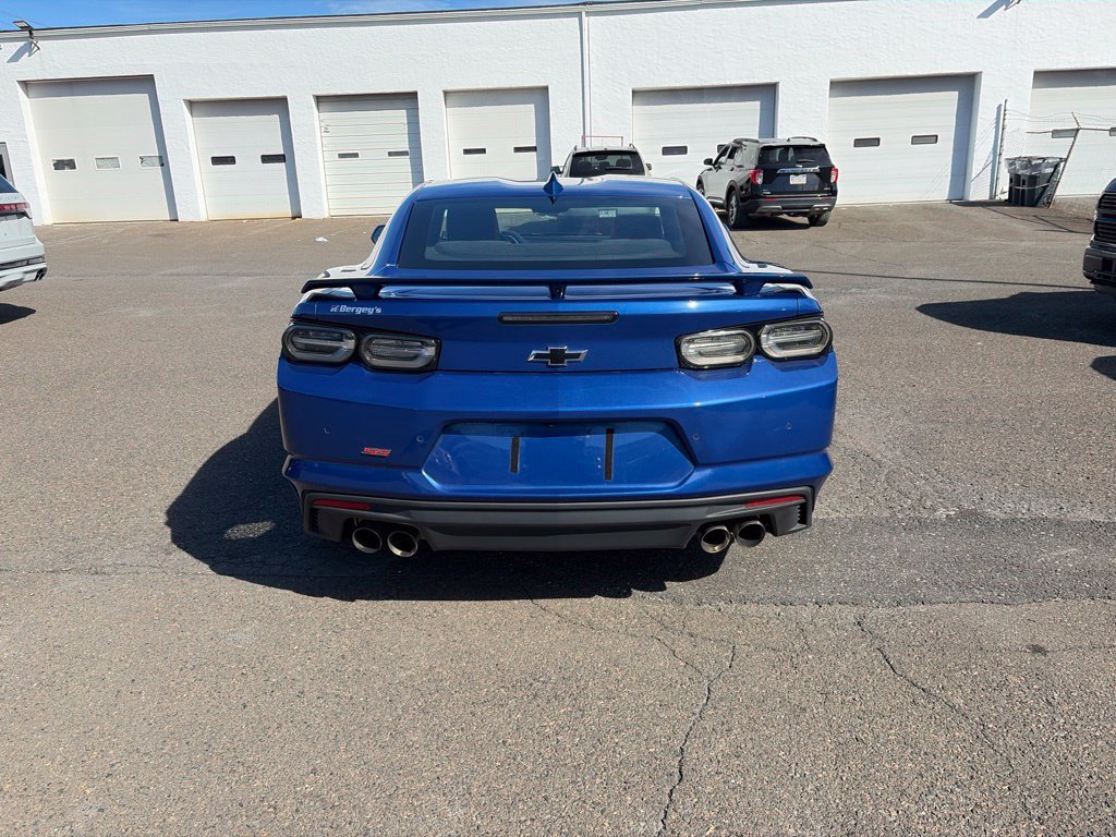 Used 2019 Chevrolet Camaro SS RWD image 5