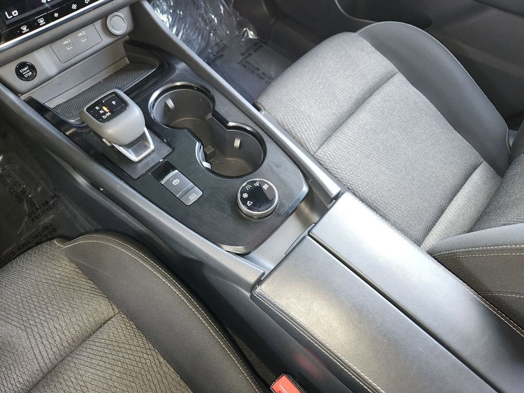 Used 2025 Nissan Rogue SV AWD/4WD image 21