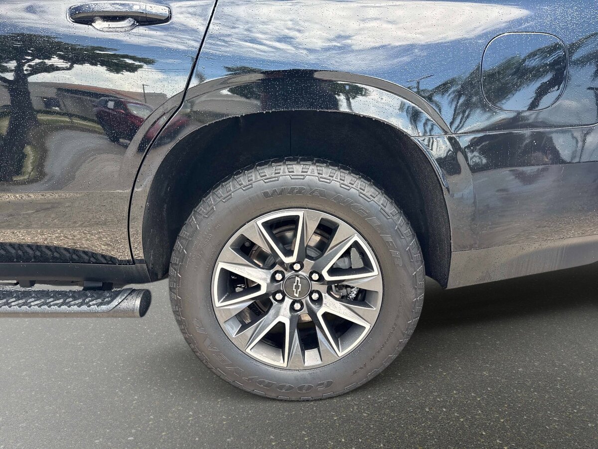 Used 2022 Chevrolet Tahoe Z71 w/ Luxury Package AWD/4WD image 10